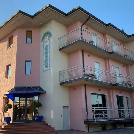 Rosa Sirmione