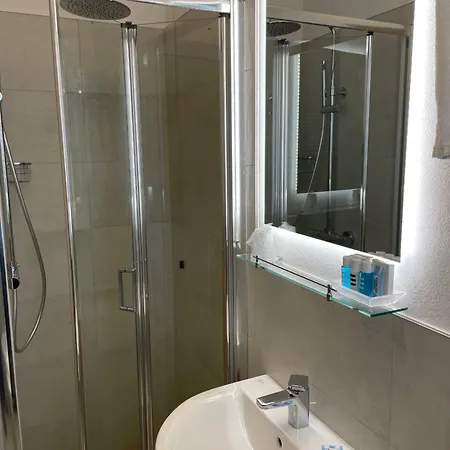 Rosa Otel